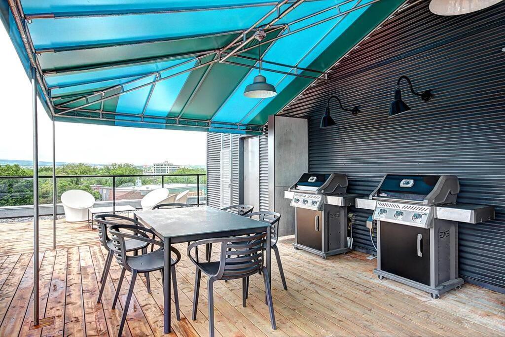 Good Vibes Only -Modern And Spacious 2 Bedroom Condo 4 Beds Free Parking, Gym Quebec City Exterior photo