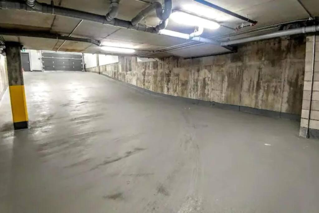 Good Vibes Only -Modern And Spacious 2 Bedroom Condo 4 Beds Free Parking, Gym Quebec City Exterior photo