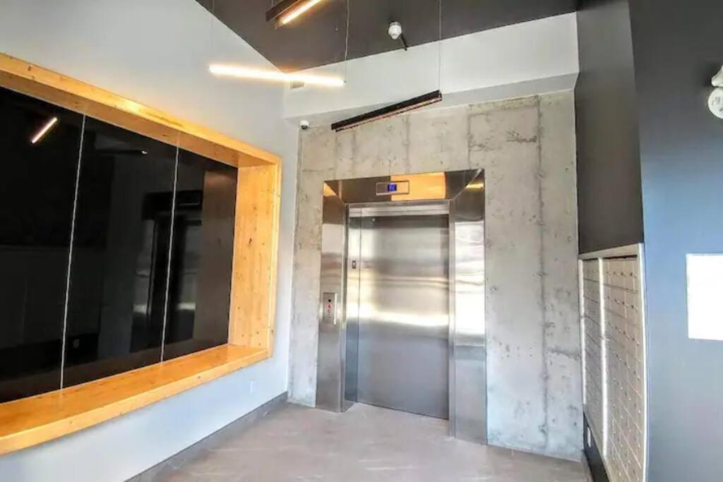 Good Vibes Only -Modern And Spacious 2 Bedroom Condo 4 Beds Free Parking, Gym Quebec City Exterior photo